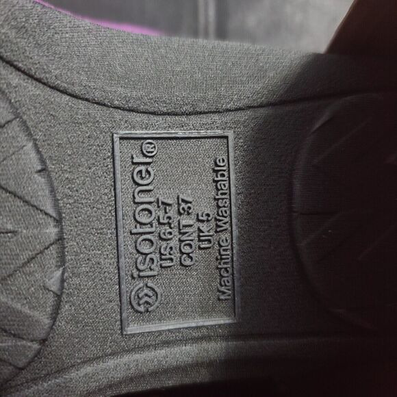 Isotoner Signature Enhanced Heel Cushion Womens Slippers Purple NIB - Picture 3 of 10